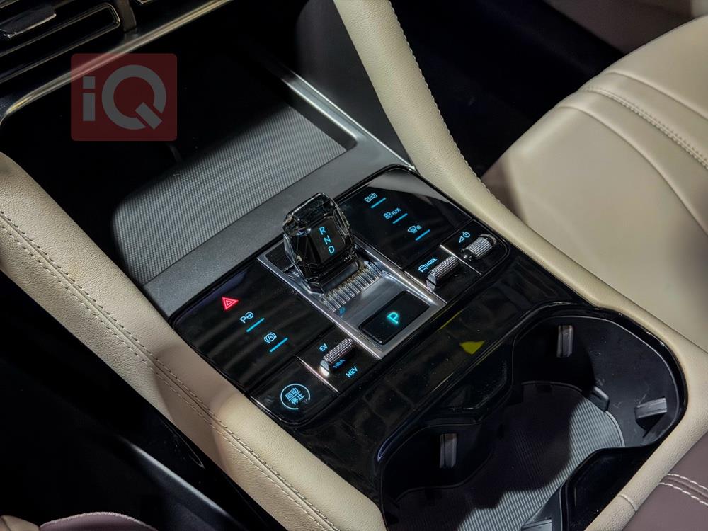 https://cdn.iqcars.ioimage_picker_D9E5540D-3BDC-4218-9CE1-4A88E8DA881D-10670-00000555611EF075_out.jpg
